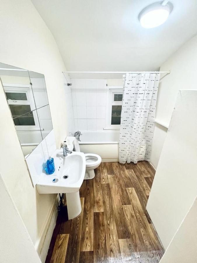 Studio Flat In Colliers Wood Apartment London Exterior photo